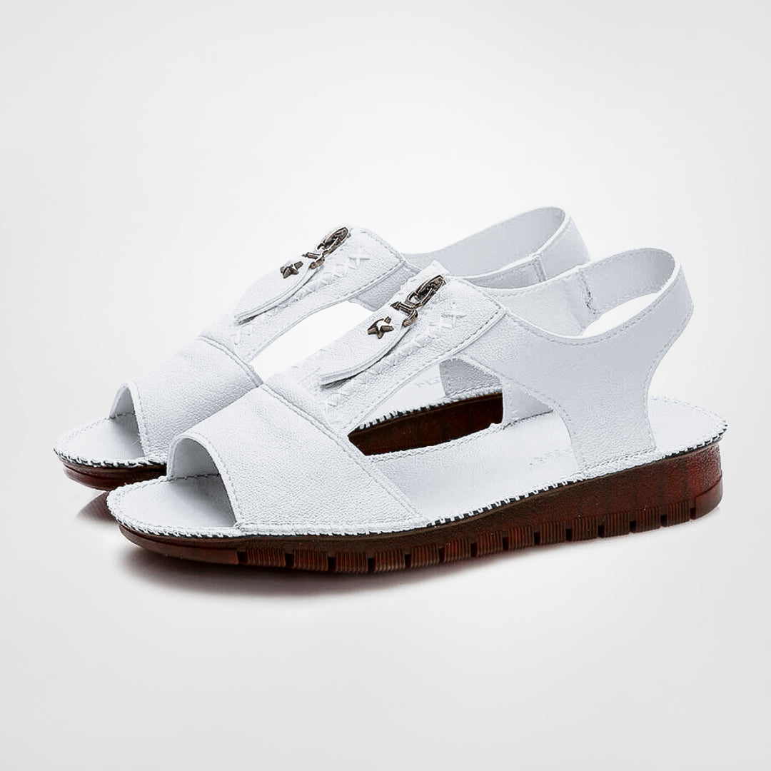 Flat sandals in soft vegan leather and comfort with zipped sole