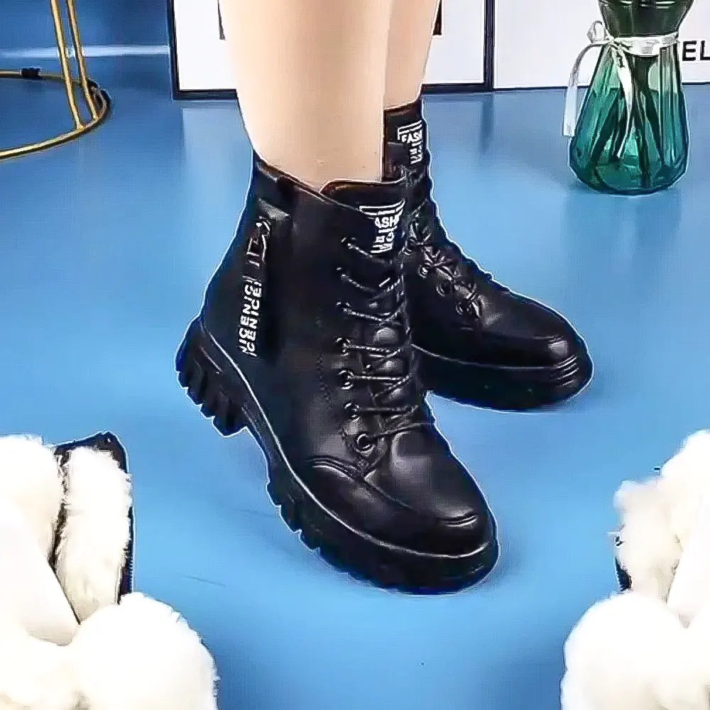 Höga och varma Martin Boots i veganläder